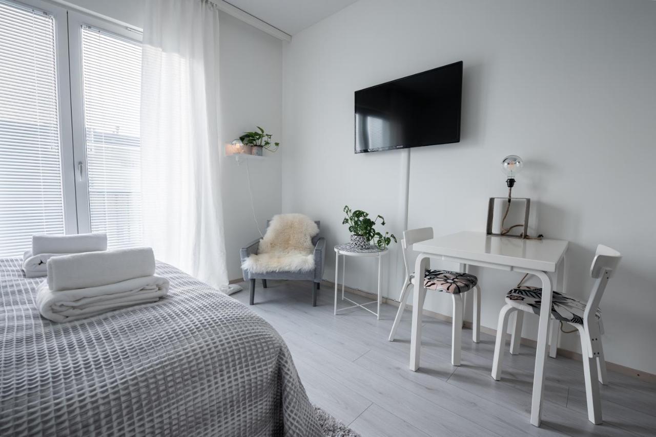 Compact High Quality Top Floor Studio In Perfect Location أولو المظهر الخارجي الصورة